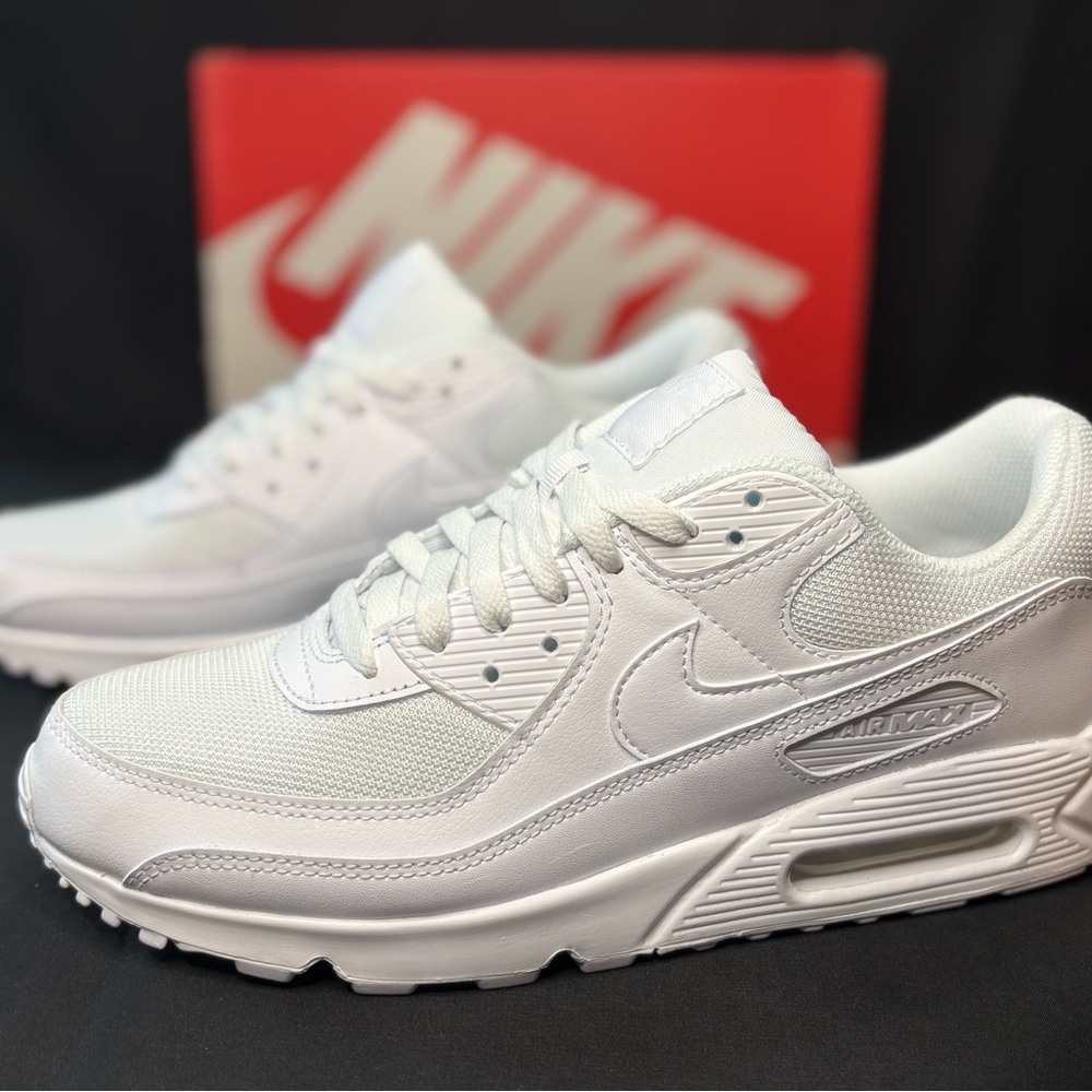 Nike Air Max 90 Triple White Size 11 Men’s DS No Box